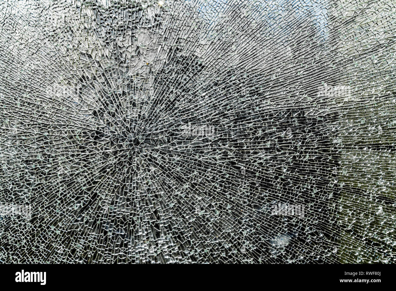 Shattered glass window Banque D'Images