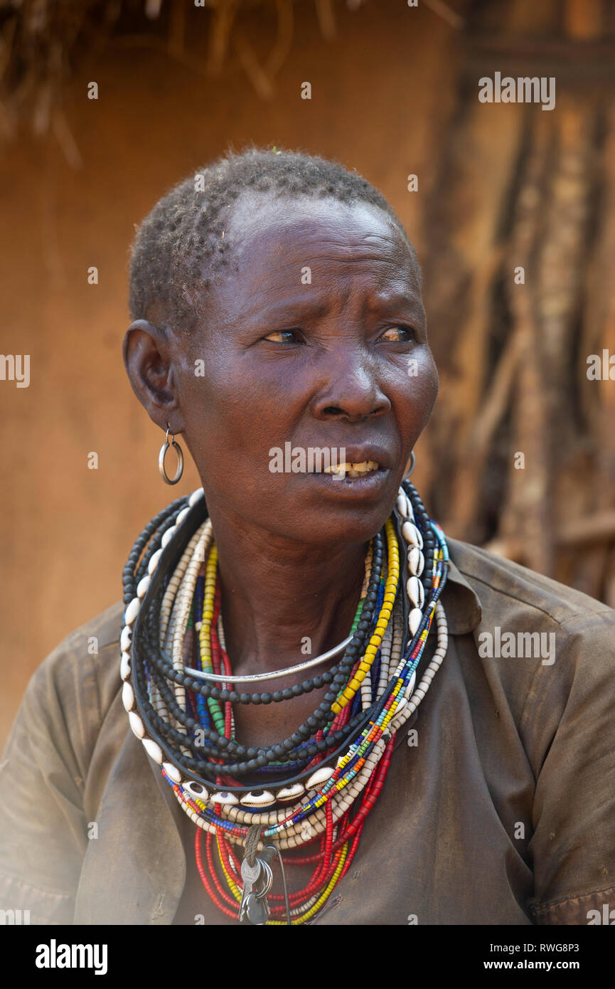 Karamojong, femme du nord de l'Ouganda Banque D'Images