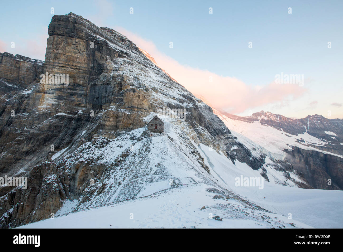 Le Club alpin du Canada's Refuge du Col Abbot, sur la ligne continentale de partage et la Colombie-Britannique / frontière de l'Alberta, près du lac Louise, Alberta, Canada Banque D'Images