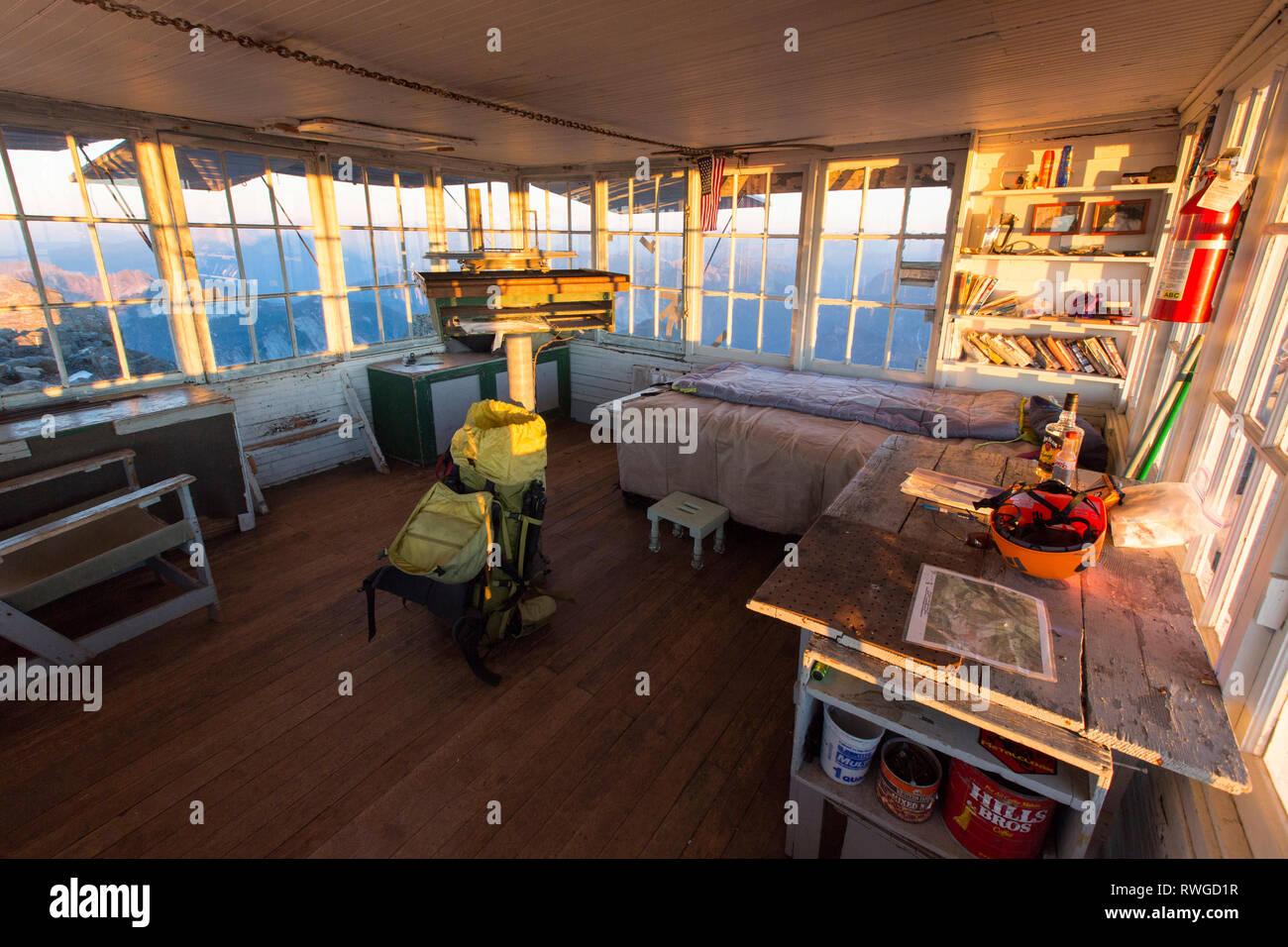 Le restauré d'observation, construite en 1932, sur trois doigts Mountain, près de Seattle, Washington, USA. Banque D'Images