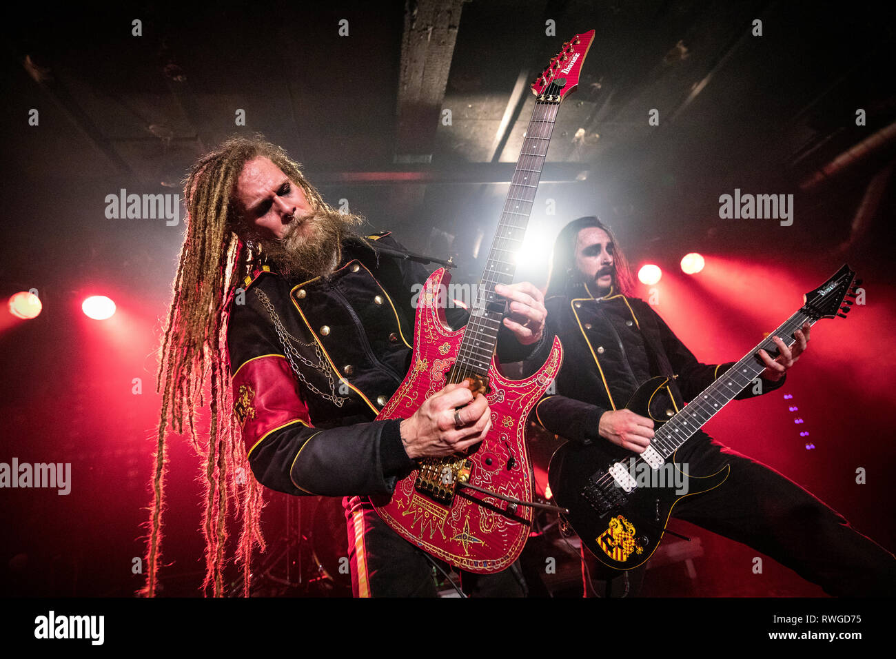 Norvège, Oslo - 3 mars, 2019. Le groupe de heavy metal suédois Avatar effectue un concert live à John Dee dans Oslo. Ici le guitariste Jonas Jarlsby alias Kungen est vu sur scène. (Photo crédit : Gonzales Photo - Terje Dokken). Banque D'Images