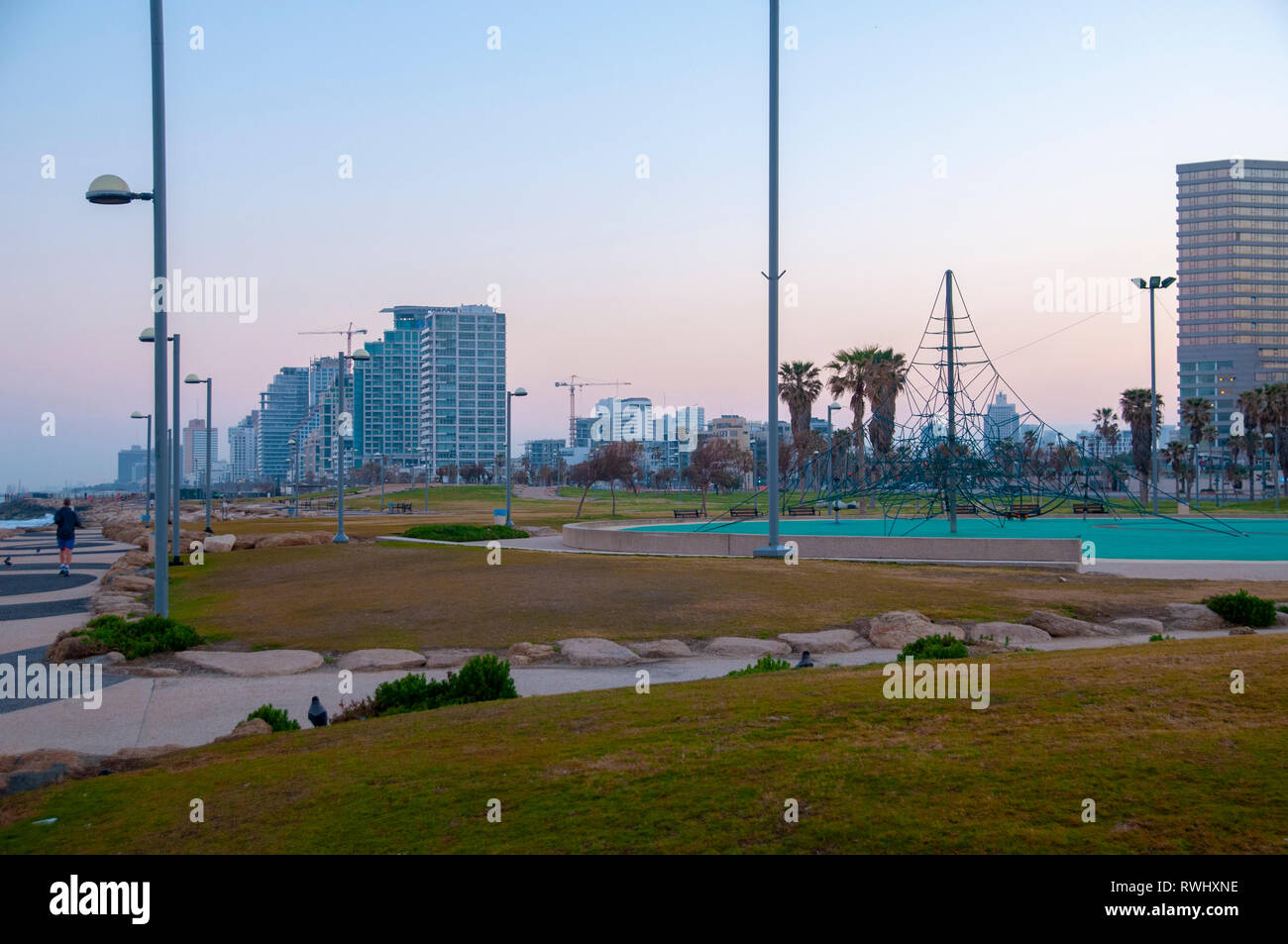 Parc Charles Clore entre Tel-Aviv et Jaffa. Ce parc sera utilisé comme un terrain de camping pour le festival de musique de l'Eurovision 2019 Banque D'Images