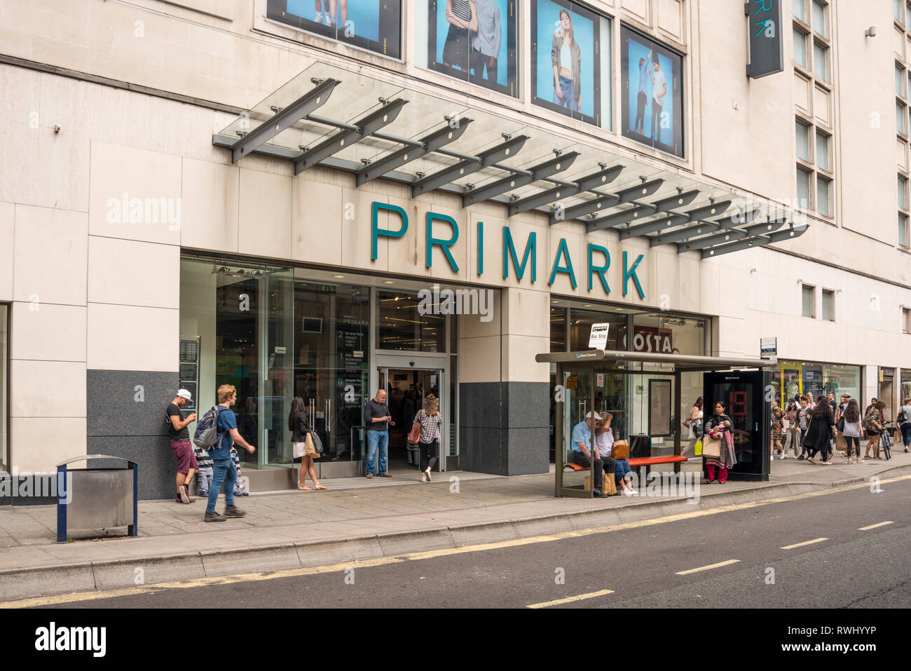 Primark fashion store, Bristol, Royaume-Uni Banque D'Images