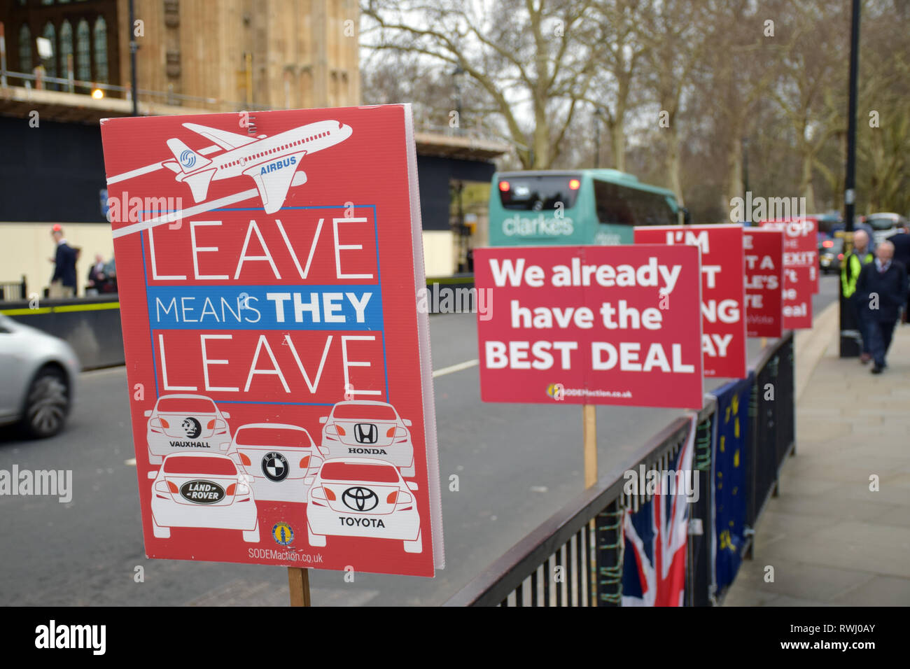 Protestation parlementaire quotidien par SODEM - Stand de Défi Mouvement Européen qui a été commencé par Stephen Bray sur 2017 pour protester contre l'Brexit. Tous les jours Banque D'Images