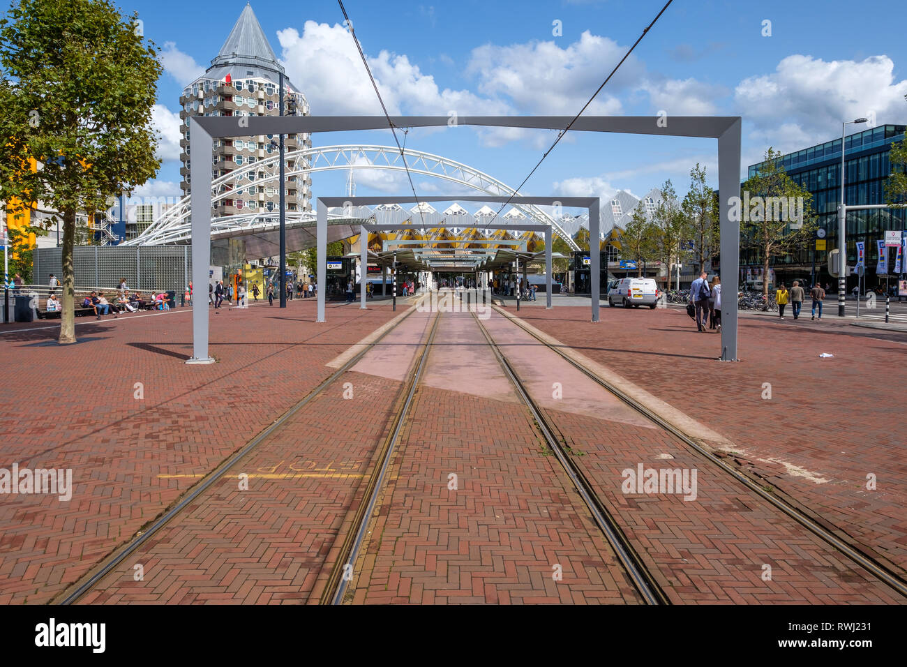 Vue en perspective du tram station Blaak, Rotterdam, Pays-Bas, Centre Banque D'Images