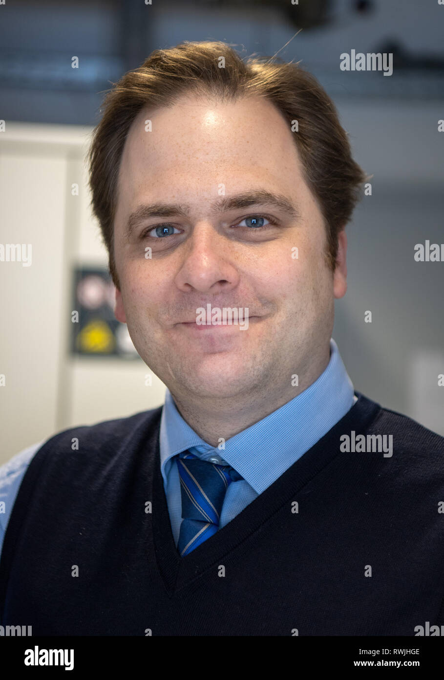 Dresde, Allemagne. Le 04 février, 2019. Martin Tajmar, Directeur de l'Institut de technologie aérospatiale à l'Université de technologie de Dresde, admis à l'un tu laboratoire. (À 50 ans dpa 'lune landing : 'Small' étape experts inspire à ce jour ') Credit : Monika Skolimowska/dpa-Zentralbild/dpa/Alamy Live News Banque D'Images