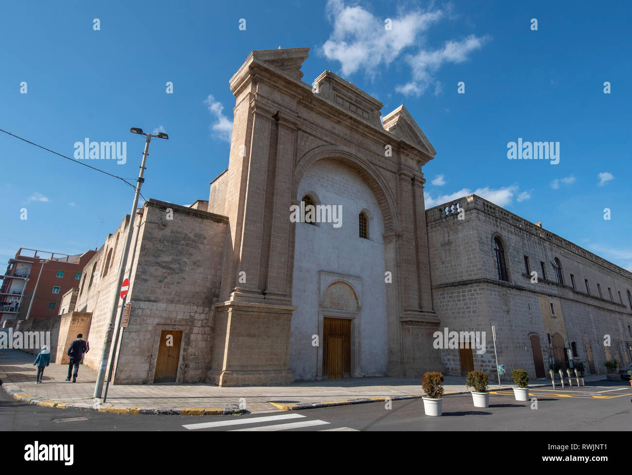 Monopoli, Puglia, Italie - Eglise de Saint Antoine de Padoue (chiesa di Sant'Antonio di Padova) dans la nouvelle ville. Région Pouilles Banque D'Images