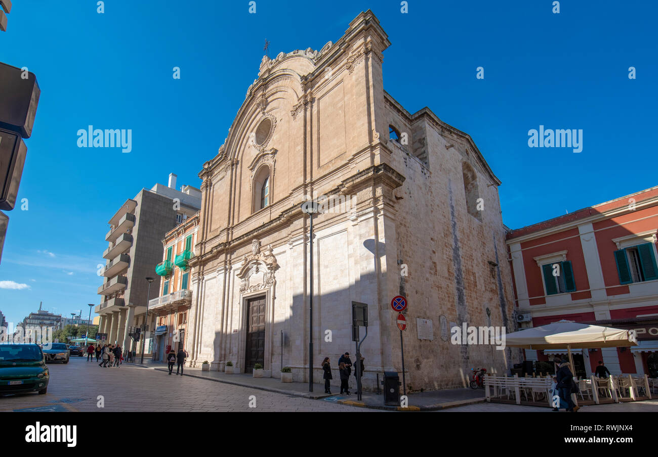 Monopoli, Puglia, Italie - Eglise de Saint François d'assise (Chiesa di San Francesco D'Assisi) dans la vieille ville. Une région Pouilles Banque D'Images