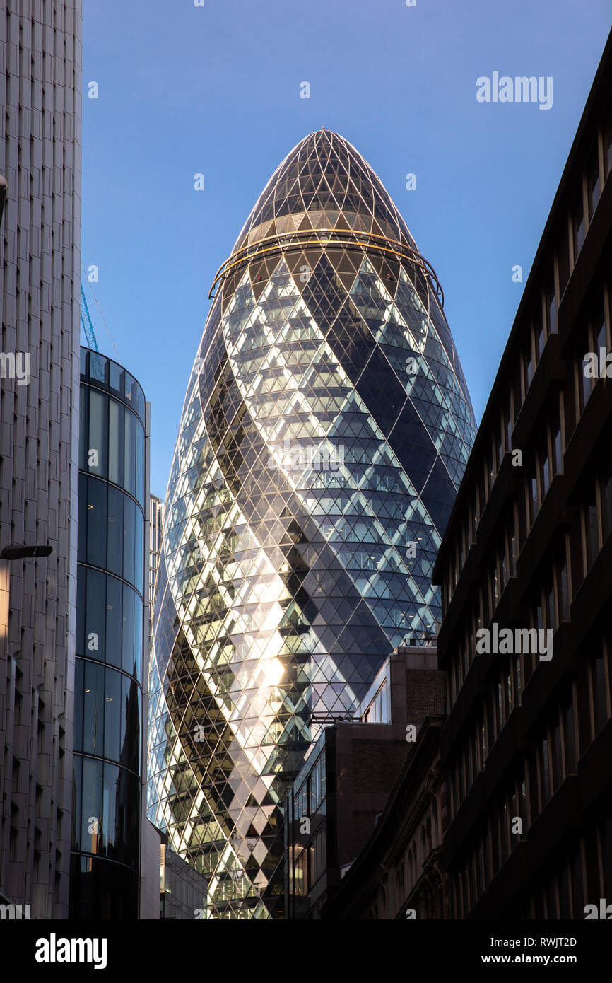 Le Gherkin building à Londres Banque D'Images