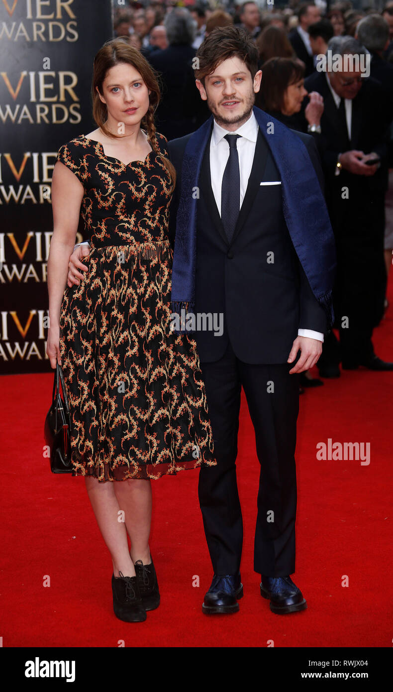 Apr 12, 2015 - Londres, Angleterre, Royaume-Uni - l'Olivier Awards 2015, Royal Opera House, Covent Garden - La photo montre des arrivées : Zoe Grisedale et iw Banque D'Images