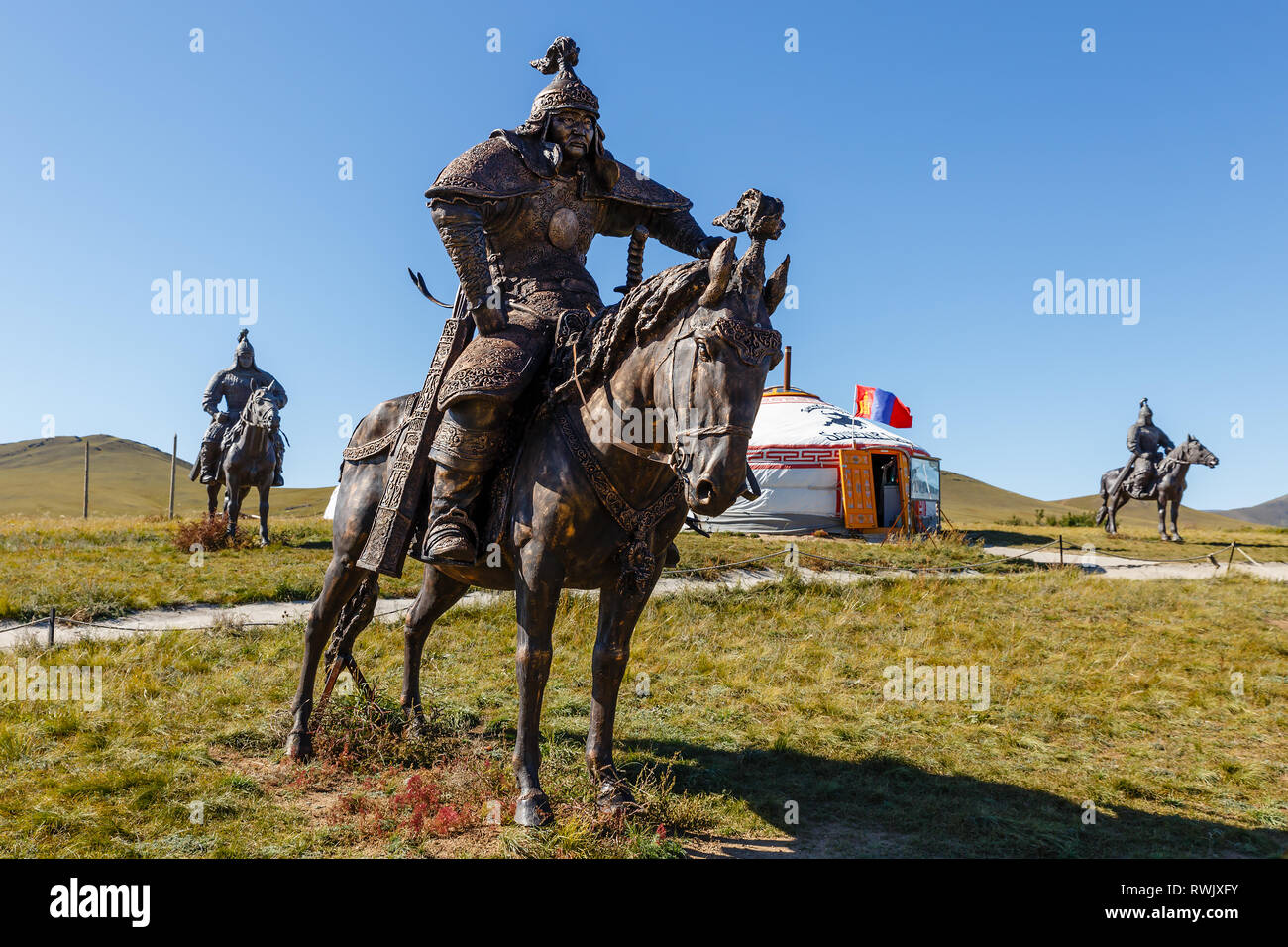 Tsonjin boldog, la Mongolie - le 14 septembre 2018 : statues de soldats de Gengis Khan à cheval. Banque D'Images