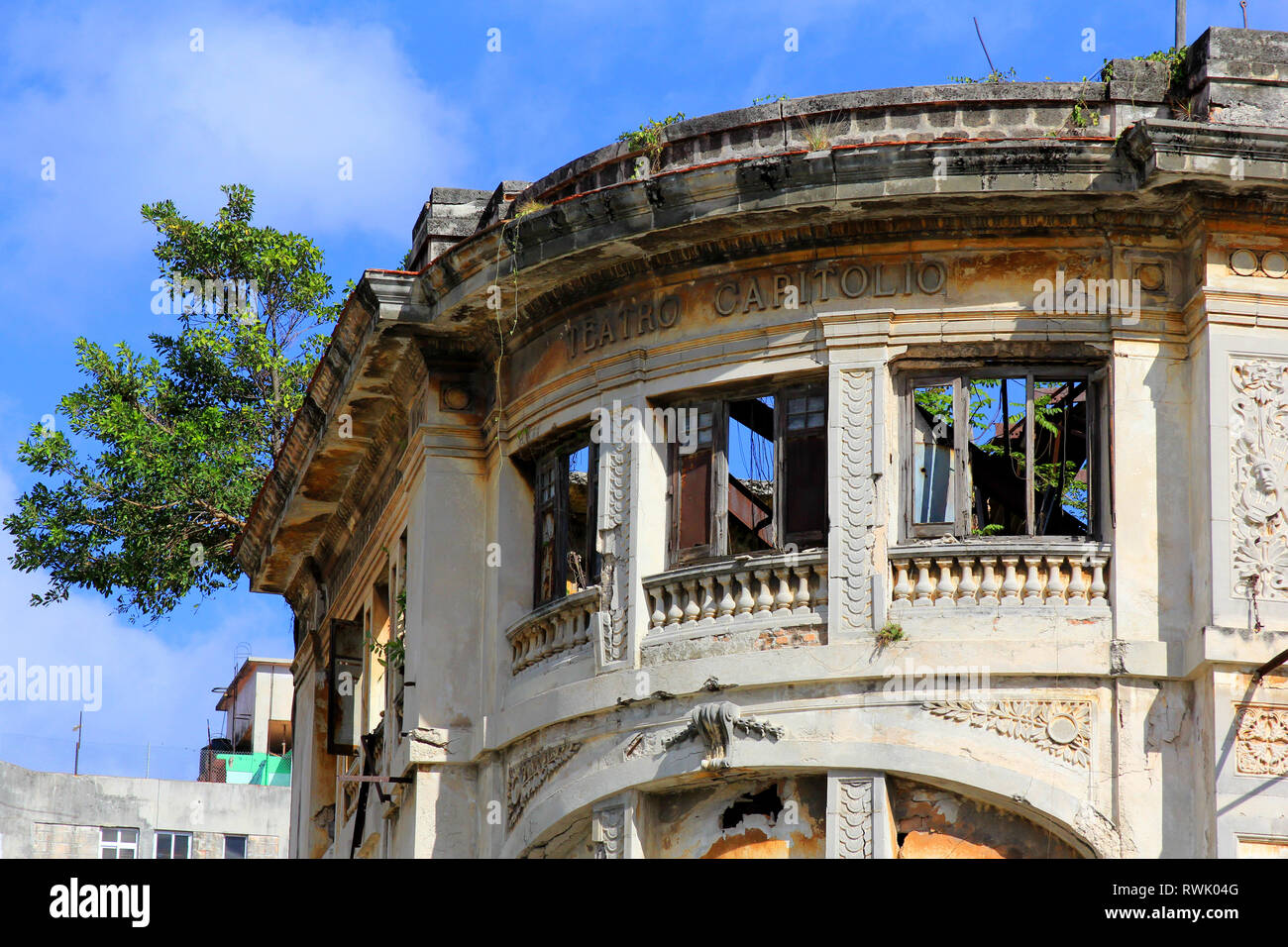 Teatro Capitolio.immeuble détériorée dans la Vieille Havane Banque D'Images