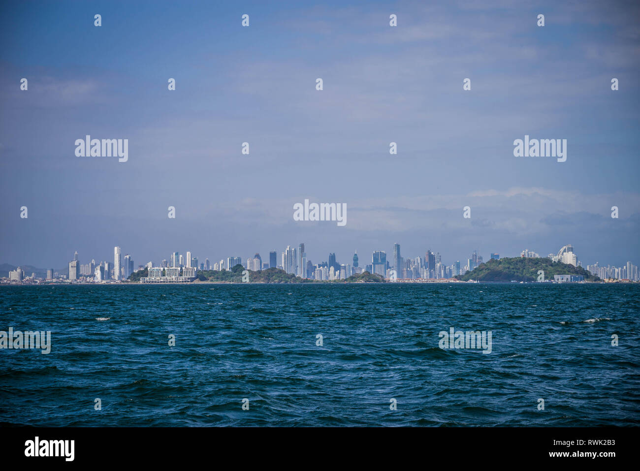 Panama Panama City Skyline vu de la baie Banque D'Images