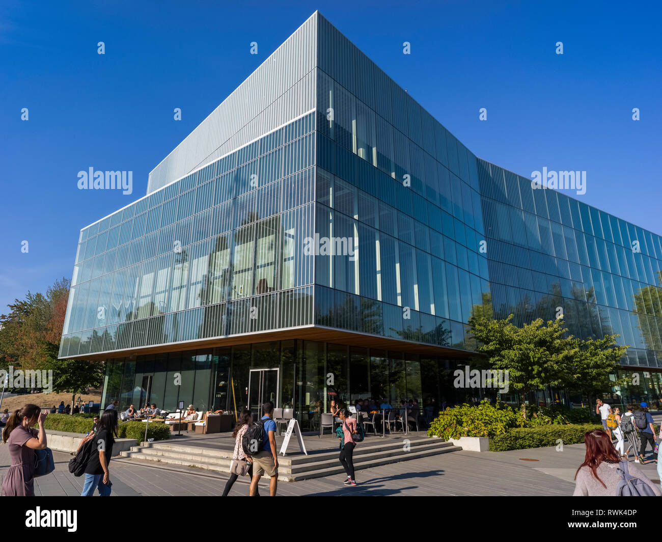 Les étudiants sur le campus de l'Université de la Colombie-Britannique, Vancouver, Colombie-Britannique, Canada Banque D'Images