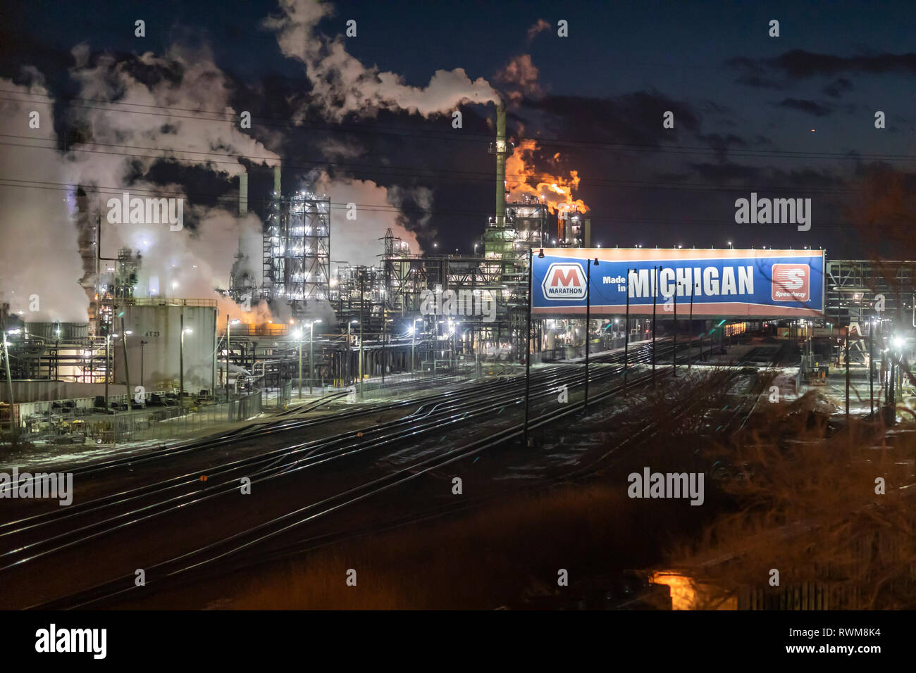Detroit, Michigan - Le Marathon Raffinerie de pétrole. Banque D'Images