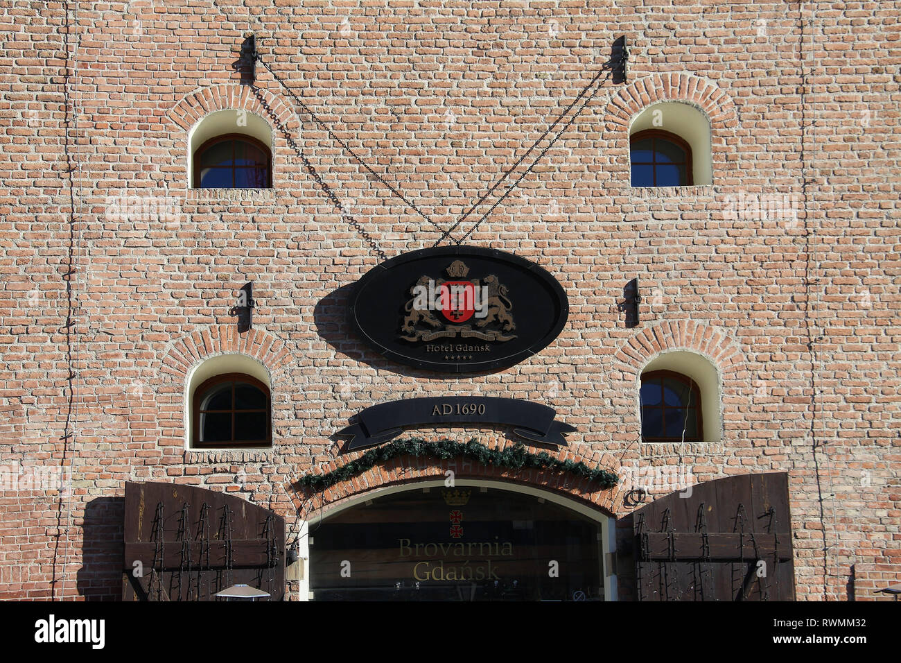 Hôtel Gdansk par le côté de la rivière Motlawa Banque D'Images