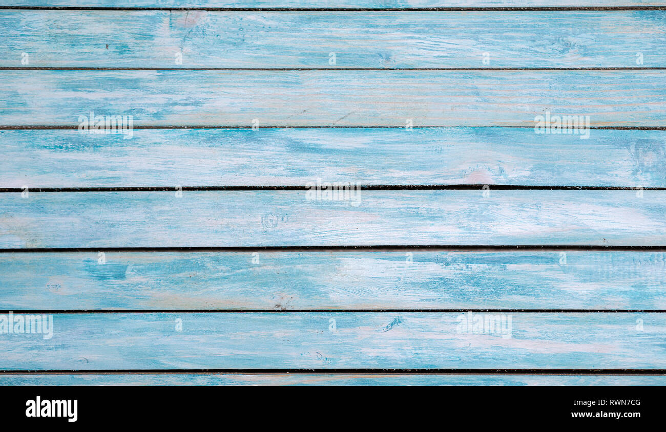 De couleur vive Turquoise old vintage table bois avec planches horizontales. Grunge background. France Provence Shabby chic style. Bleu Vert mer de co Banque D'Images