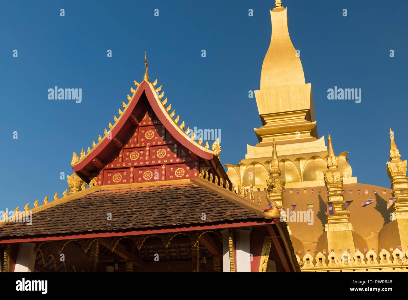 Pha That Luang Grand Stupa Vientiane Laos Banque D'Images