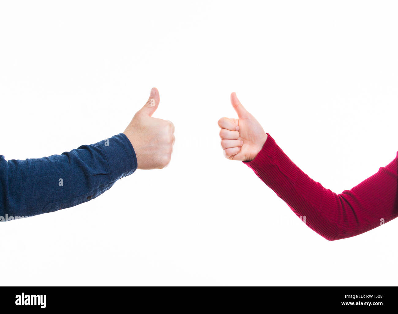 Close up of man and woman hands giving Thumbs up geste positif isolé sur blanc. Comme symbole, l'égalité des sexes, l'accord d'entreprise et partenariat Banque D'Images