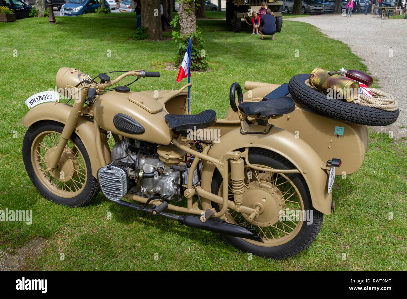 La Seconde Guerre Mondiale allemand avec side-car moto (BMW R75) à  Sainte-Marie-du-Mont, Normandie, Manche, France, en juin 2014 Photo Stock -  Alamy