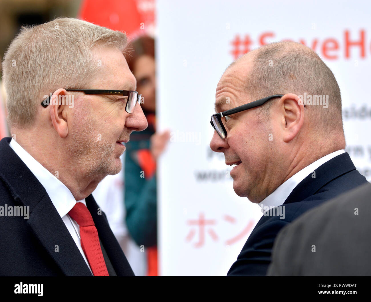 Len McCluskey (Secrétaire général de Unite the Union) et Steve Turner (Secrétaire général adjoint de Unite et Président national du peuple... Banque D'Images Len McCluskey (Secrétaire général de Unite the Union) et Steve Turner (Secrétaire général adjoint de Unite et Président national du peuple... Banque D'Images