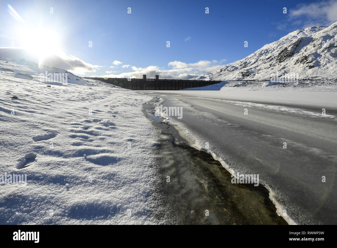 Régions de l'Écosse sont sous un autre avertissement de temps rencontré pour la neige et la glace. Avec : Ben Lawers Où : Barrage Barrage Ben Lawers, Royaume-Uni Quand : 04 Feb 2019 Credit : Euan Cherry/WENN Banque D'Images