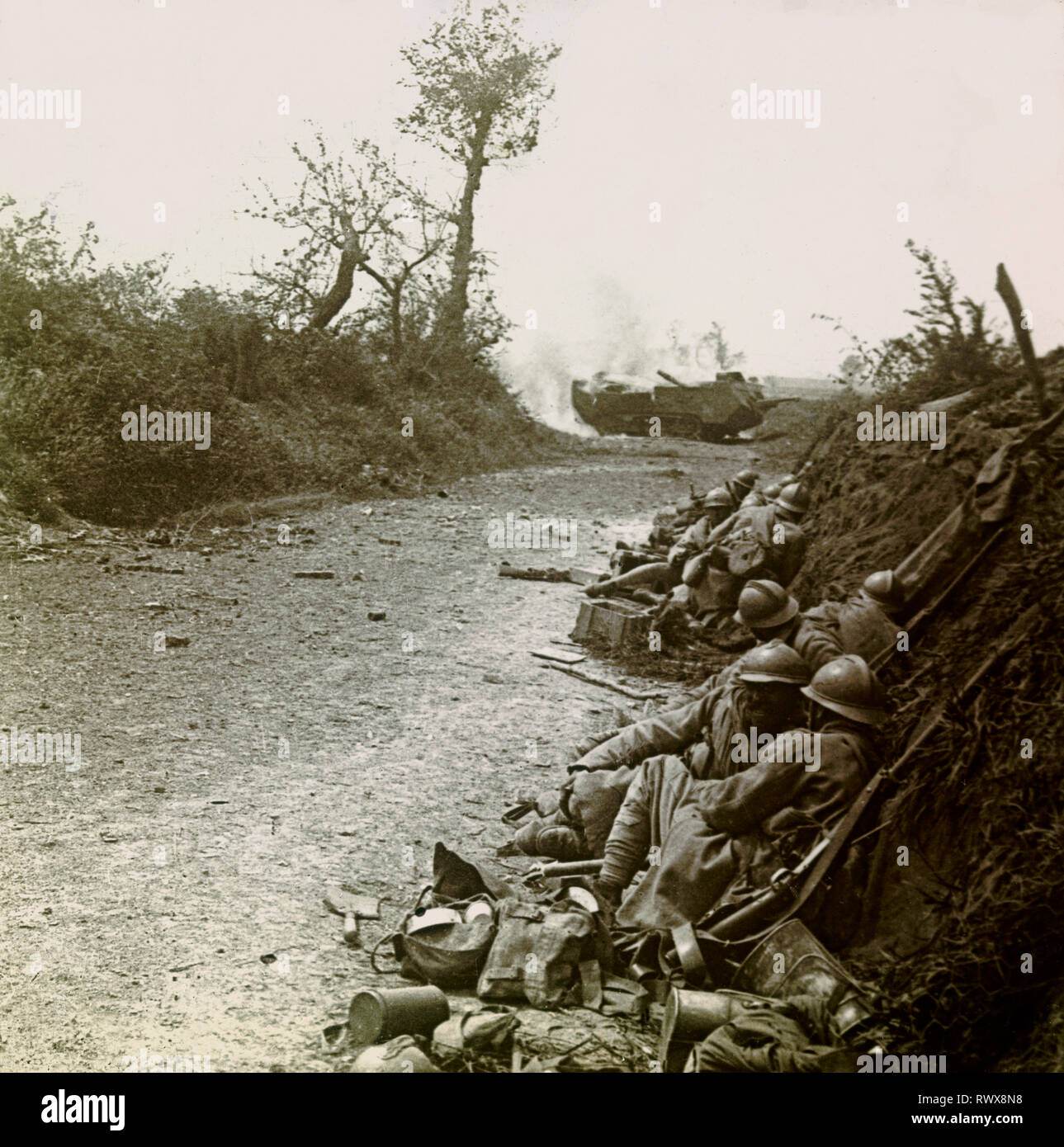 Photographie , Prises de Courcelles et des véhicules blindés en 1918 Banque D'Images