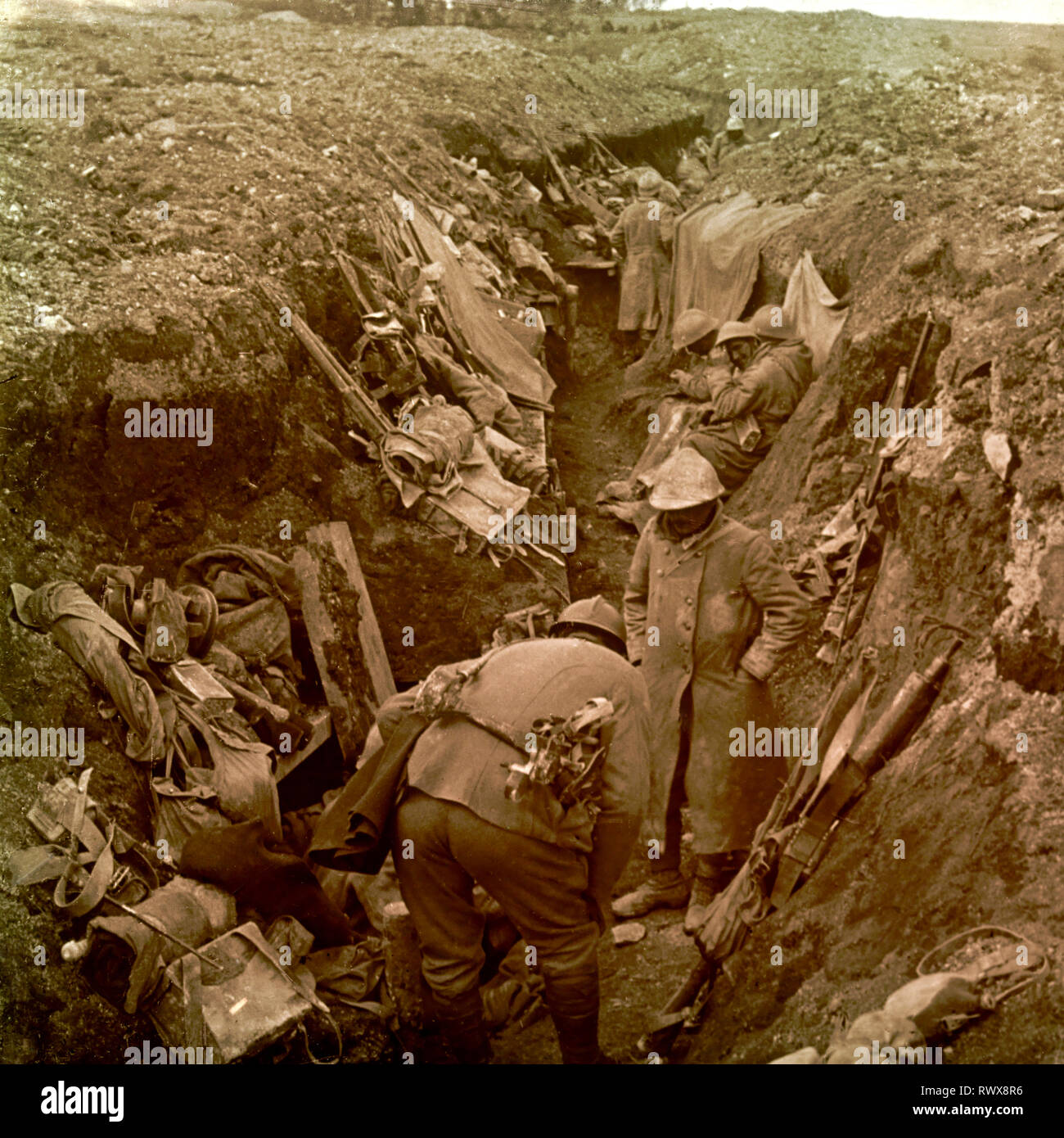 Photographie , une tranchée sur les premières lignes de Verdun en 1916 Banque D'Images