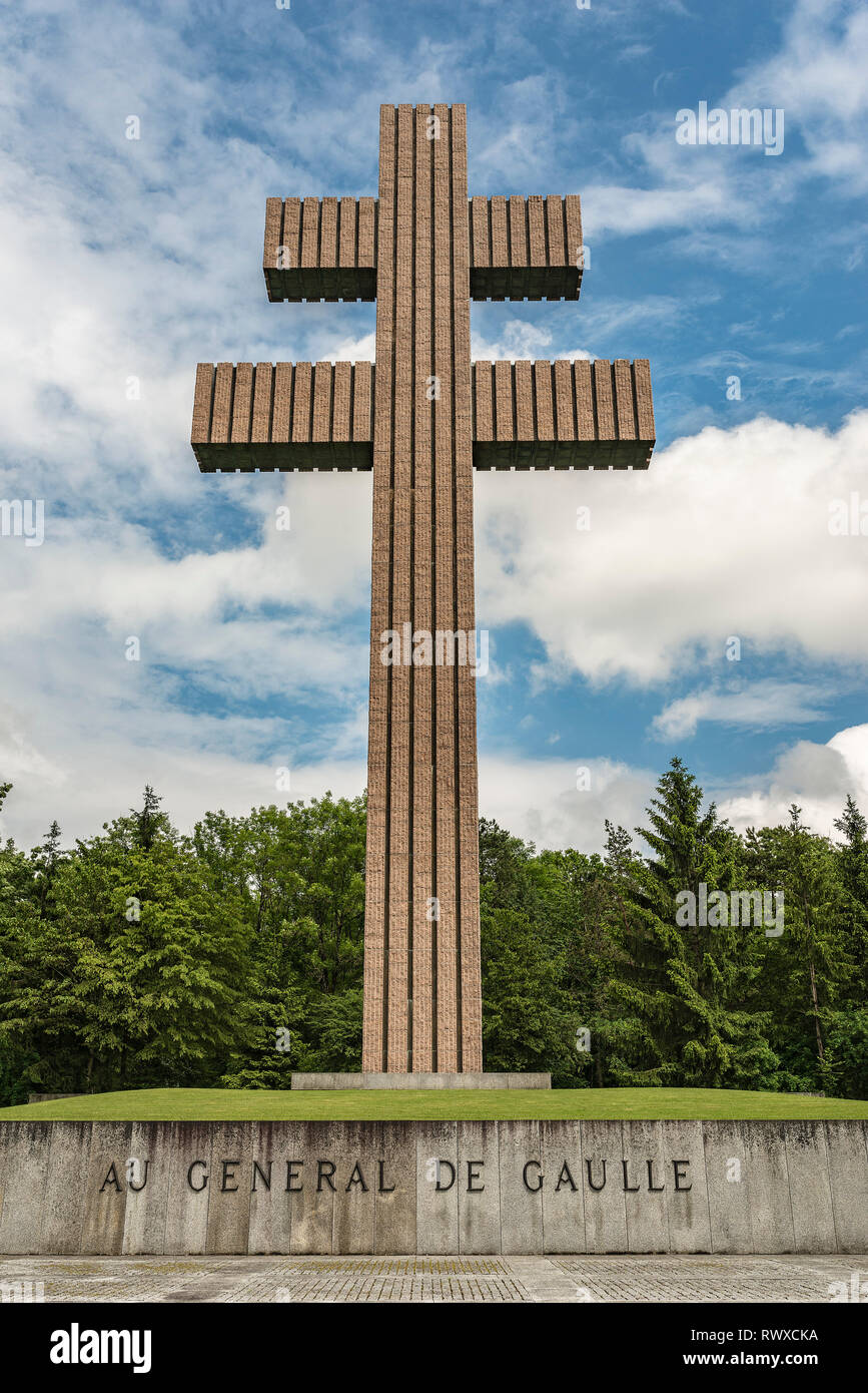 La Croix de Lorraine : de la Hongrie à Colombey