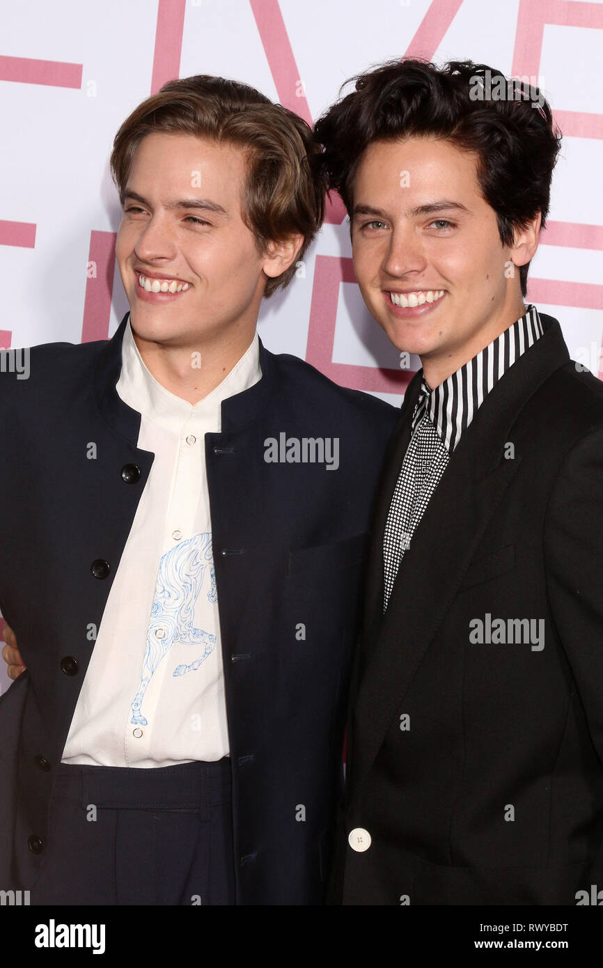 7 mars 2019 - Westwood, CA, USA - LOS ANGELES - Oct 7 : Dylan Sprouse, Cole Sprouse au ''cinq pieds de distance'' en première mondiale au Théâtre Bruin le 7 mars 2019 à Westwood, CA (crédit Image : © Kay Blake/Zuma sur le fil) Banque D'Images