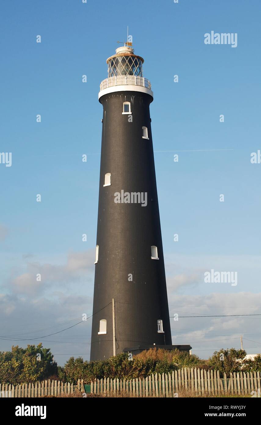 Le vieux phare à Dungeness, dans le Kent, Angleterre le 27 janvier 2014. Ouvert en 1904, il a été mis hors service en 1960. Banque D'Images