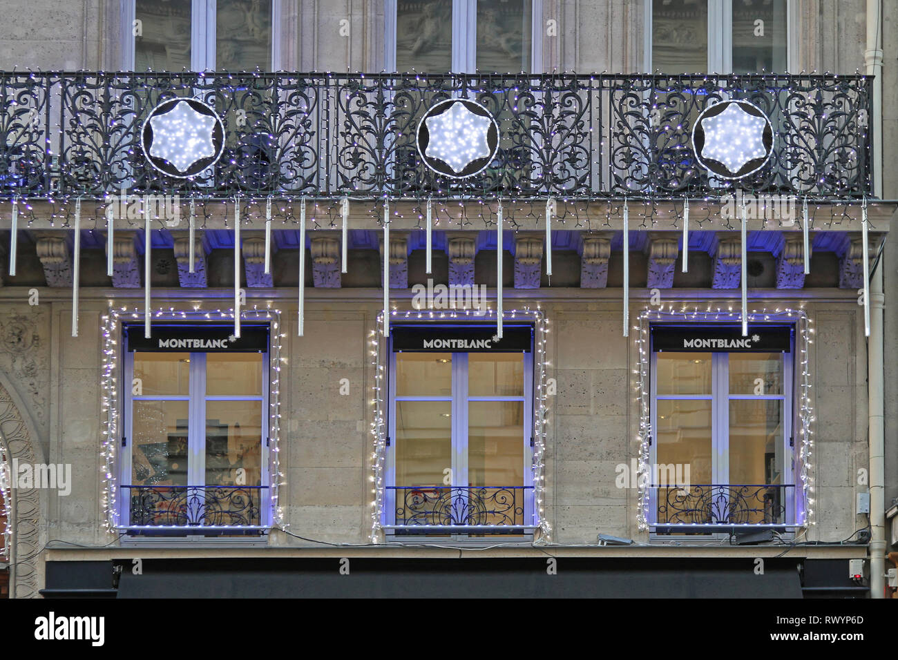 Paris, France - 07 janvier 2010 : célèbre boutique Montblanc avec décoration de Noël à Paris, France. Banque D'Images