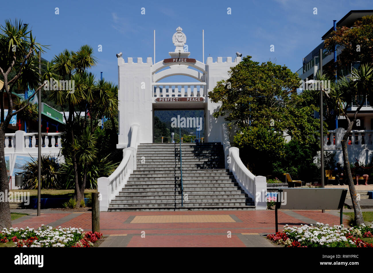Le monument aux morts dans la ville de Picton, île du Sud, Nouvelle-Zélande, commémore la ville est tombé et disparus au combat au cours de deux guerres mondiales. Banque D'Images