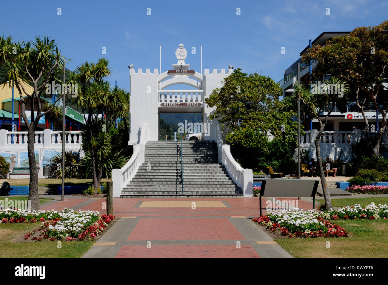 Le monument aux morts dans la ville de Picton, île du Sud, Nouvelle-Zélande, commémore la ville est tombé et disparus au combat au cours de deux guerres mondiales. Banque D'Images