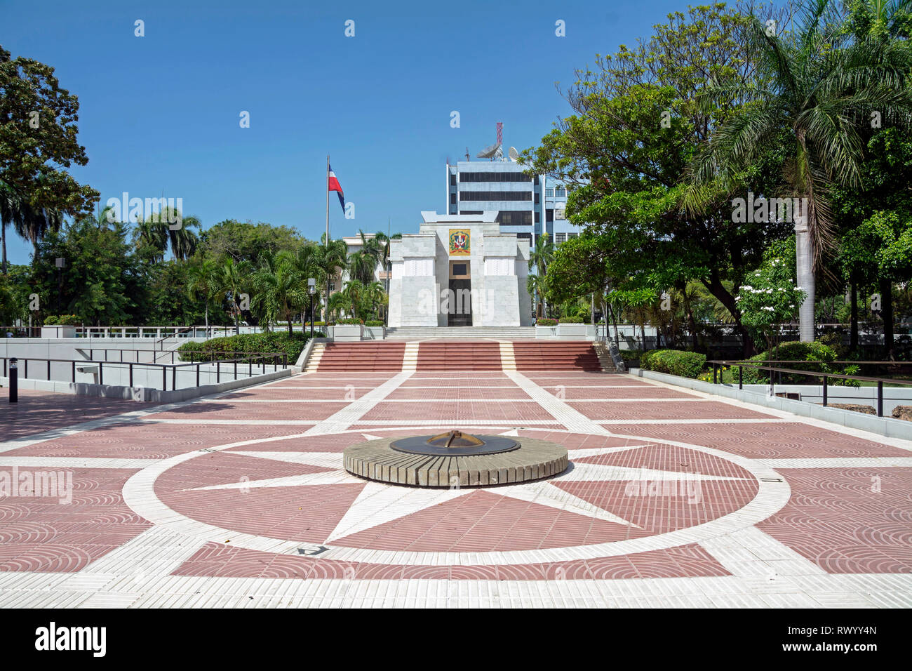 L'autel de la patrie dominicaine est un mausolée sobre où les vestiges des trois pères du pays reste : Juan Pablo Duarte, Francisco de Banque D'Images