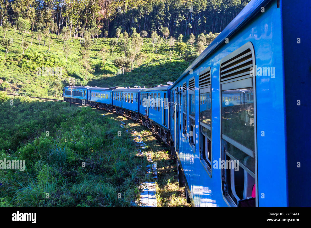 Train d'Ella à Kandy . Le Sri Lanka. Banque D'Images
