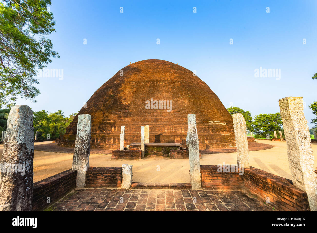 Temple stupa. Hambantota, Sri Lanka. Banque D'Images