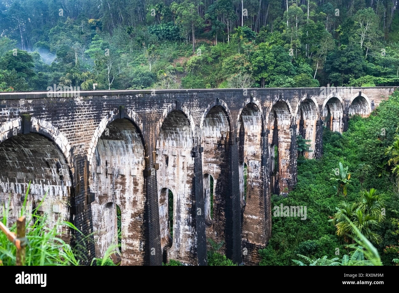 Célèbre Demodara 9 Arch Bridge. Ella, Sri Lanka. Banque D'Images