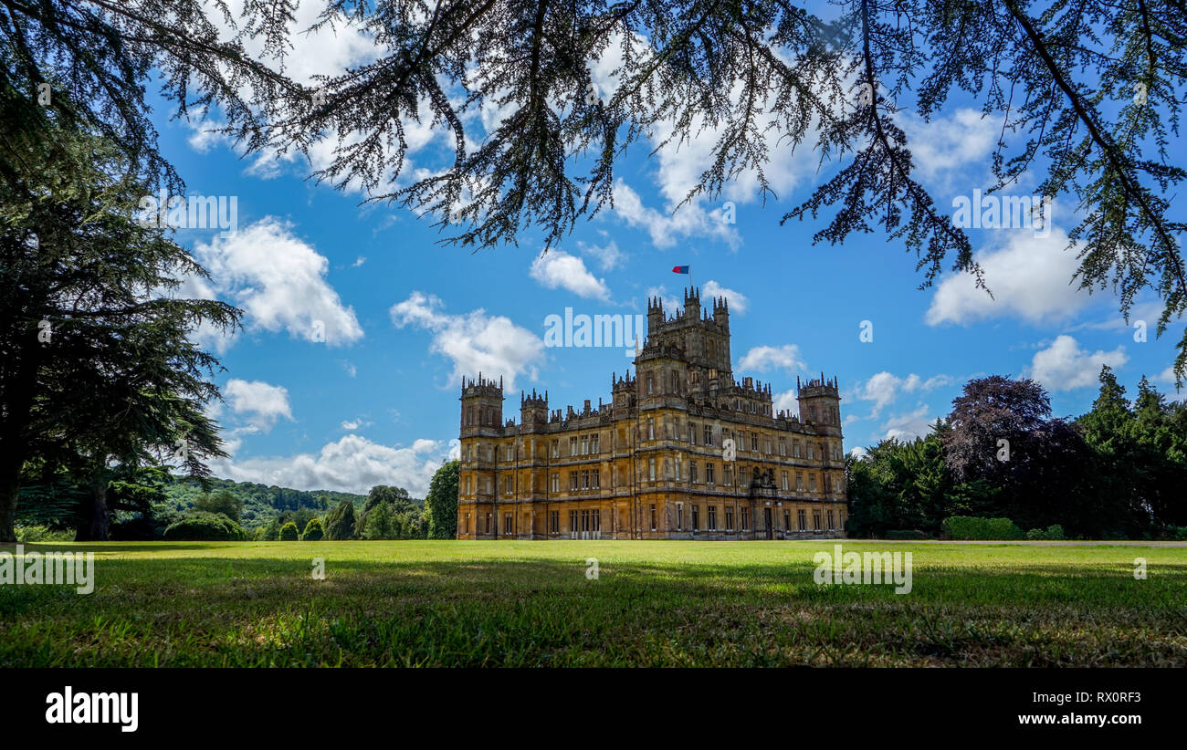 Château de Highclere, lieu de tournage pour Downton Abbey à Newbury, Hampshire, Royaume-Uni Banque D'Images