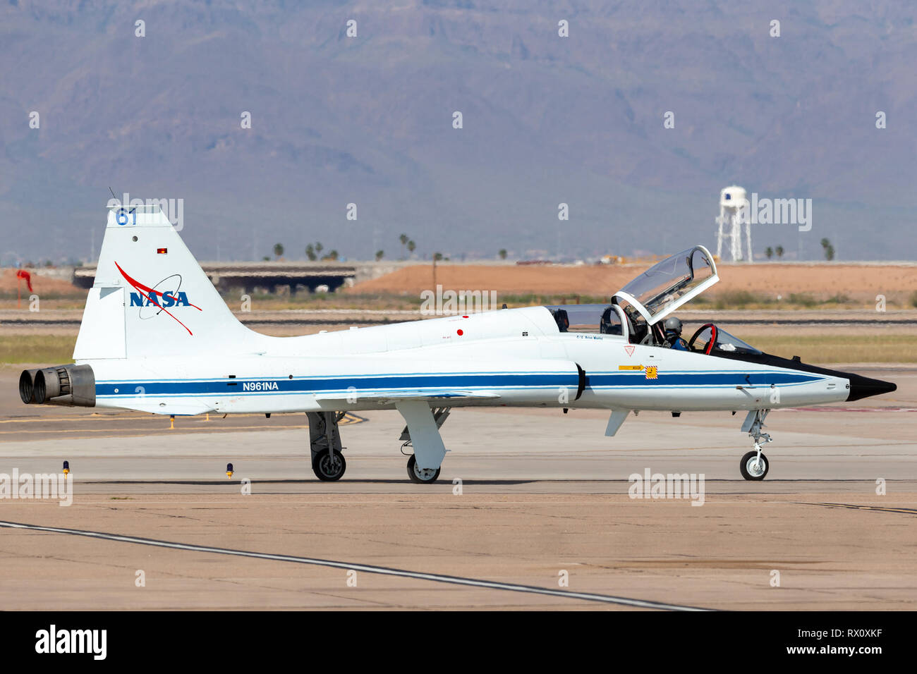 La NASA (National Aeronautics and Space Administration) Northrop T-38 Talon jet avion N961NA à Phoenix-Mesa Gateway airport dans l'Arizona. Banque D'Images