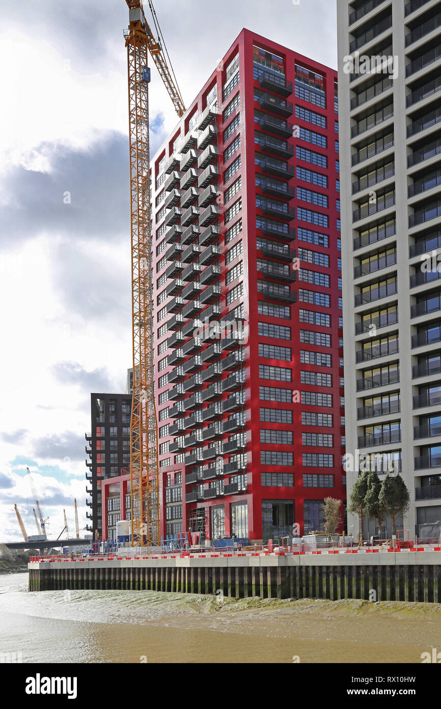 Les immeubles à appartements sur l'Île-ville de Londres, un nouveau développement dans une boucle de la rivière Lea, près de la Tamise à l'est de la ville. Banque D'Images