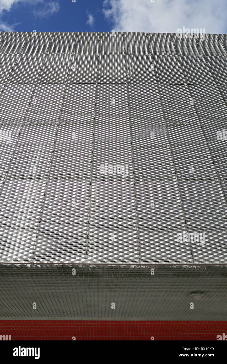 Bardage métallique élargi sur la nouvelle extension de l'est du parc des expositions Excel à East London, UK Banque D'Images