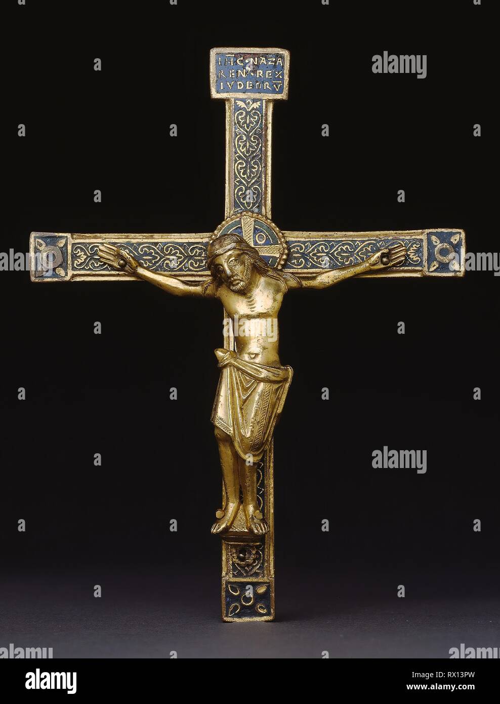 Crucifix. La vallée mosane (Meuse) ; ou l'allemand (Rhénanie). Date : 1140-1160. Dimensions : Hors Tout à Spike : 21,9 × 13,2 cm (8 5/8 x 5 3/16 in.) ; Croix : 16,8 × 13,2 cm (6 5/8 x 5 3/16 in.) ; Corpus H : 9,8 cm (3 7/8 in.). En cuivre doré, émail champlevé. Origine : Meuse. Musée : le Chicago Art Institute. Banque D'Images