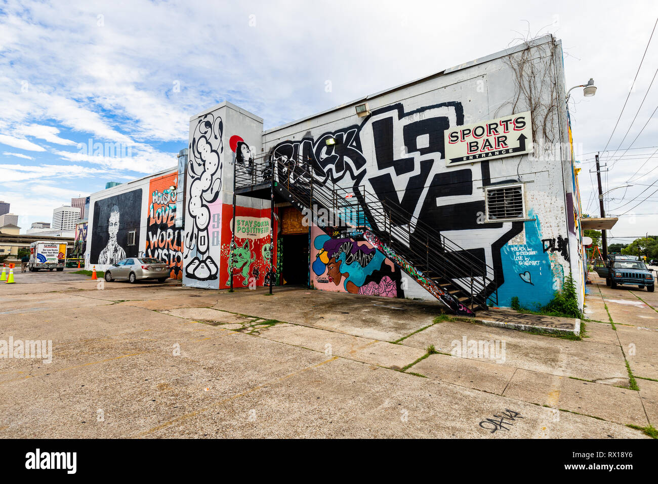 L'amour noir graffiti par certains artistes de talent dans le centre-ville de Houston, TX Banque D'Images