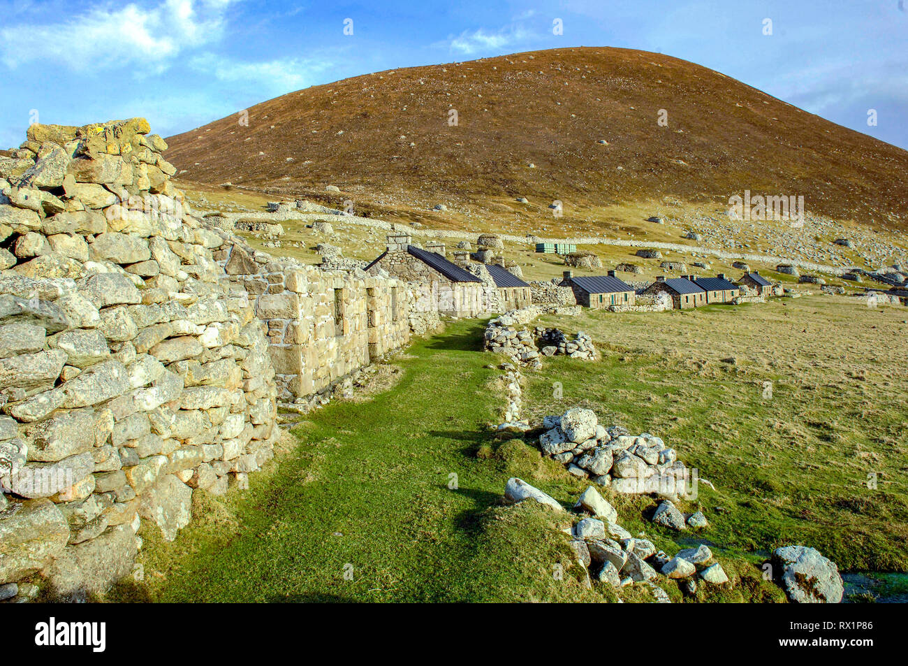 St Kilda, Hébrides extérieures, en Écosse. Village Bay St Kilda la propriété du National Trust for Scotland. Banque D'Images