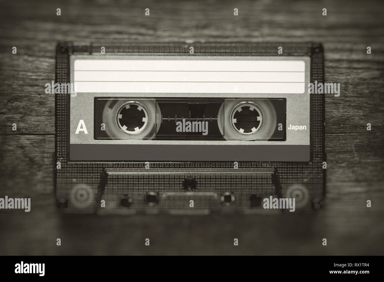 Retro photo stylisée de vintage cassette audio avec effet de flou et de bruit. Banque D'Images