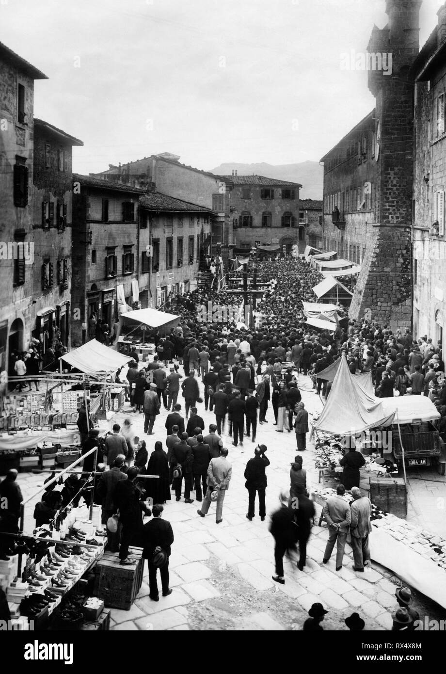 Procession de troncs, santa flora, Toscane, Italie 1936 Banque D'Images