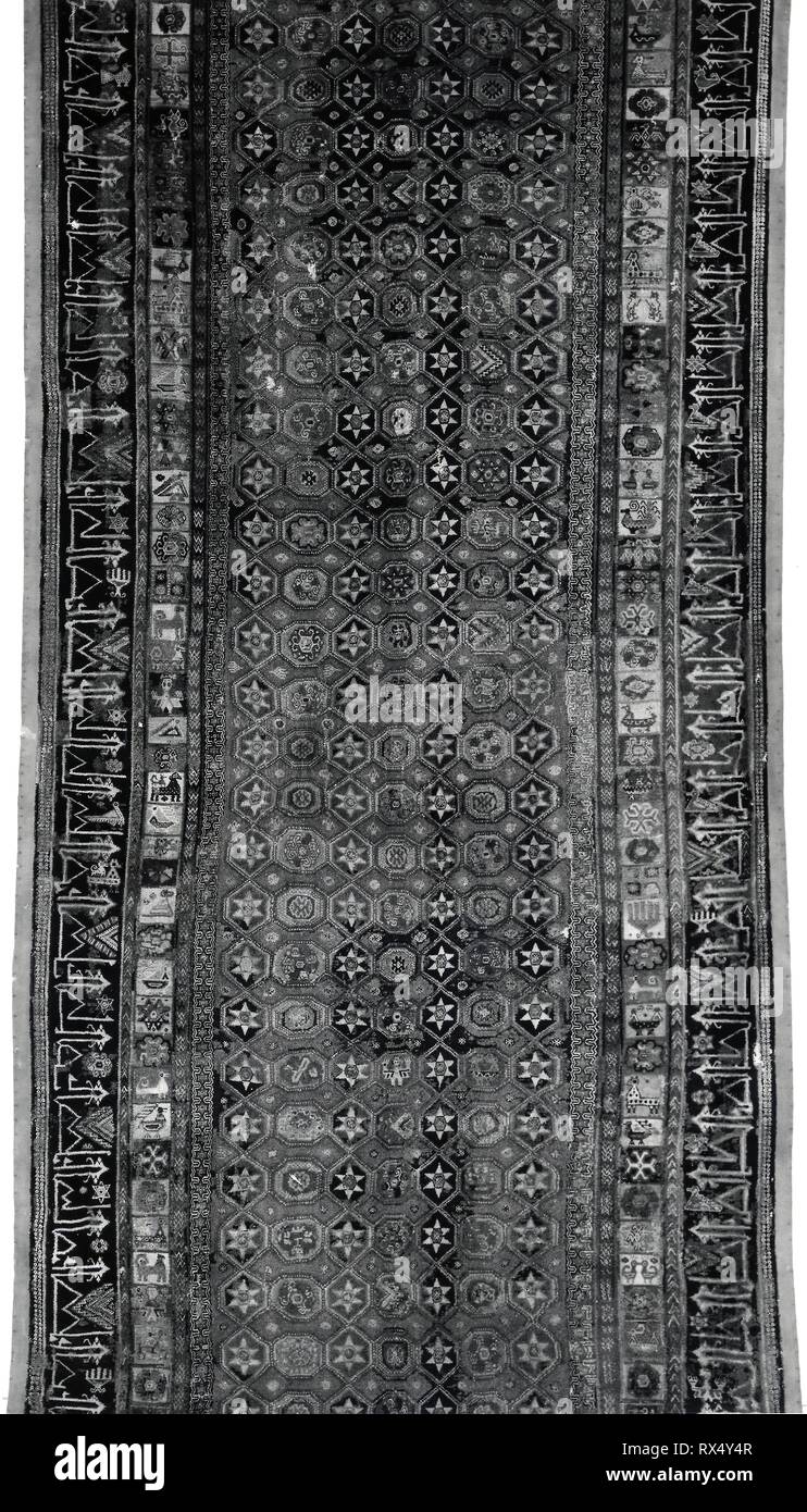 Tapis. Hispano-Moresque ; l'Espagne. Date : 1440-1460. Dimensions : 538,5 x 198,8 x 212 cm (78 1/4 in.). La laine, tissage ordinaire avec des trames supplémentaires formant coupés au moyen d'une technique connue sous le nom de 'Spanish noeuds'. Origine : Espagne. Musée : le Chicago Art Institute. Auteur : islamique. Banque D'Images