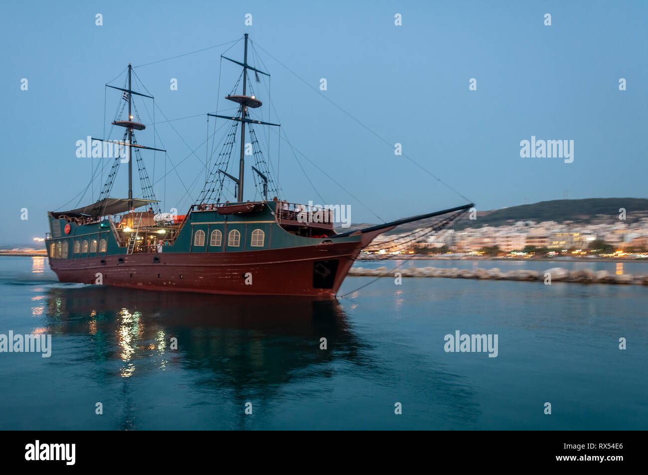 Navire Pirate Grec Banque D image Et Photos Alamy navire-pirate-grec-banque-d-image-et-photos-alamy