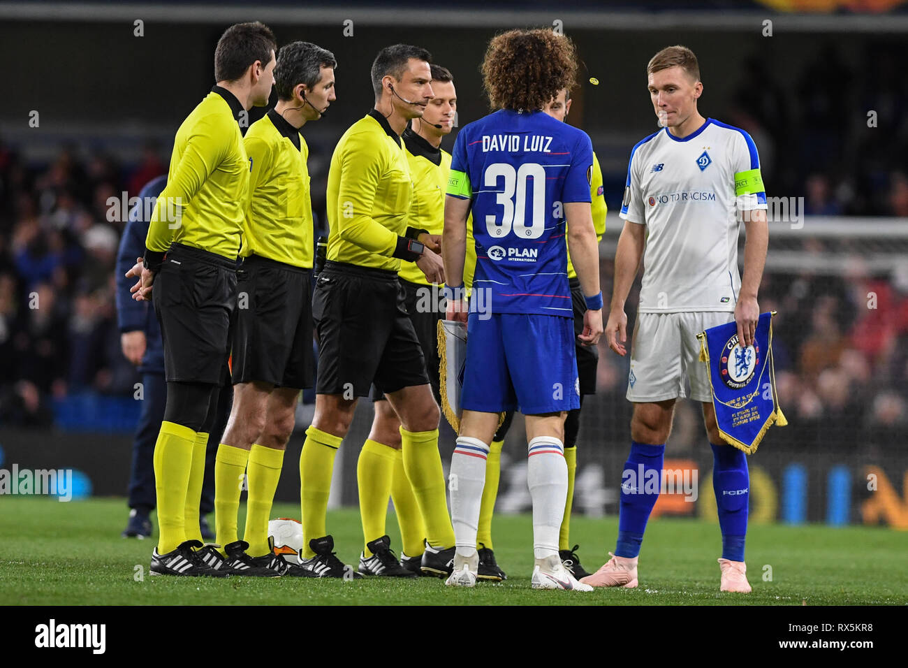 7 mars 2019, Stamford Bridge, Londres, l'UEFA Europa League , ronde de 16, Chelsea vs Dynamo Kiev : la médaille, c'est lancée dans le crédit sont : Phil Westalke/News Images Banque D'Images